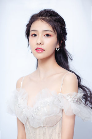 妓女爱亚洲裸体少妇浓毛阴户